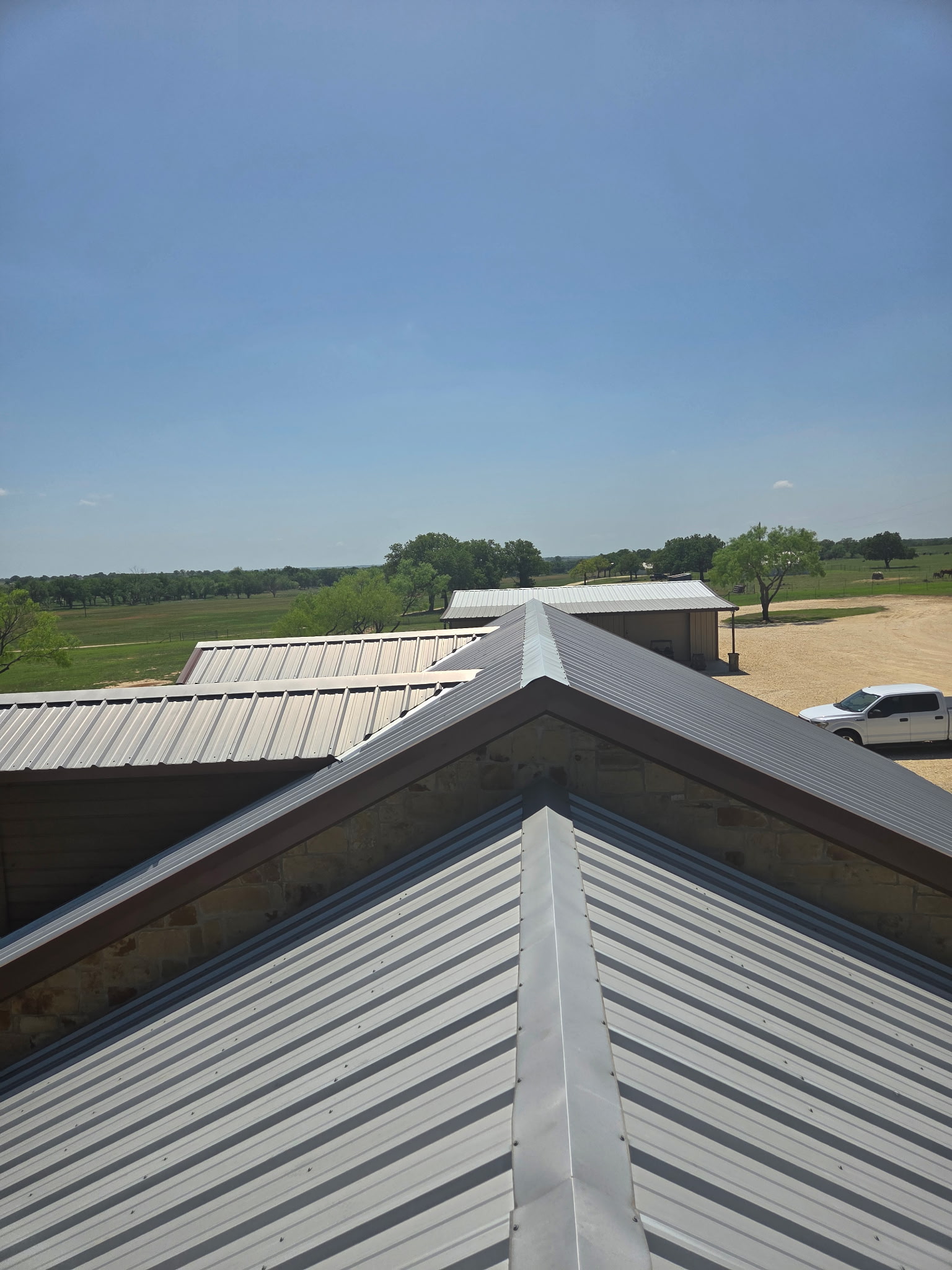 Moonman Contracting — metal roof installation (angle C)