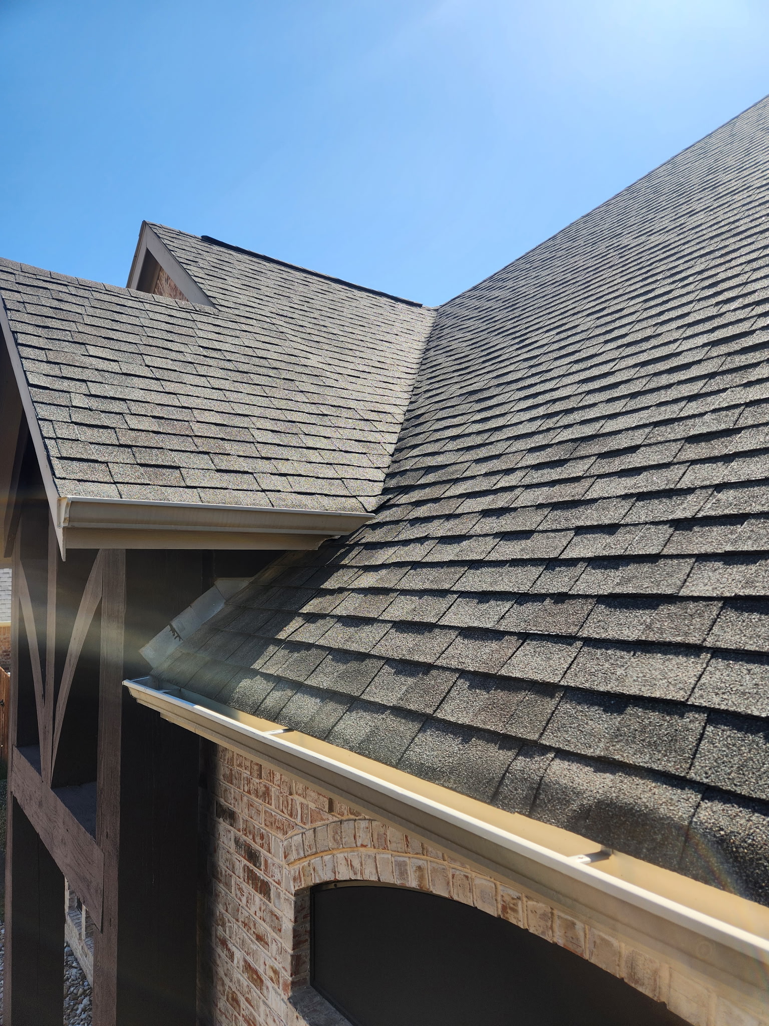 Moonman Contracting — shingle replacement (angle B)